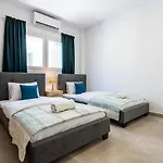 Blueberry 2-bedroom In Apartment *